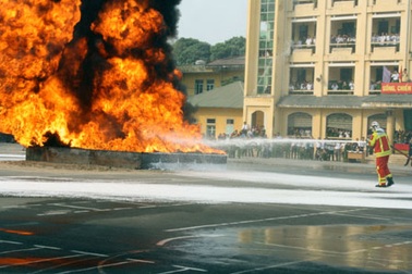 Cận cảnh phương pháp chữa cháy mới hiệu quả cao
