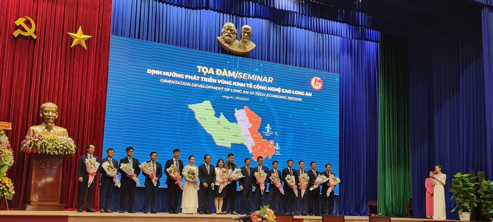 VNPAY hợp tác triển khai chính quyền điện tử tại Long An - 2 VNPAY hợp tác triển khai chính quyền điện tử tại Long An - 2