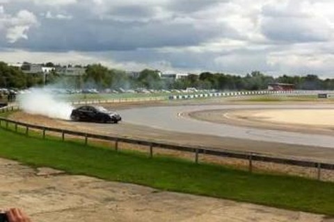 Kỷ lục quãng đường drift dài nhất thế giới 