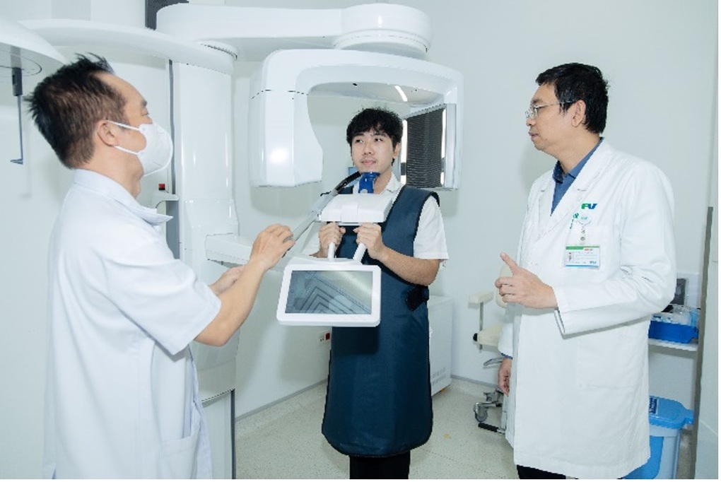 BS Nguyễn Thanh Tùng: Không chỉ giúp bệnh nhân dứt bệnh trước mắt mà còn vì sức khỏe dài lâu - 3 BS Nguyễn Thanh Tùng: Không chỉ giúp bệnh nhân dứt bệnh trước mắt mà còn vì sức khỏe dài lâu - 3