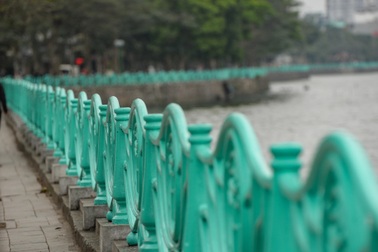 Công an vào cuộc vụ 1.500 quả cầu gang trên lan can hồ Tây "biến mất"