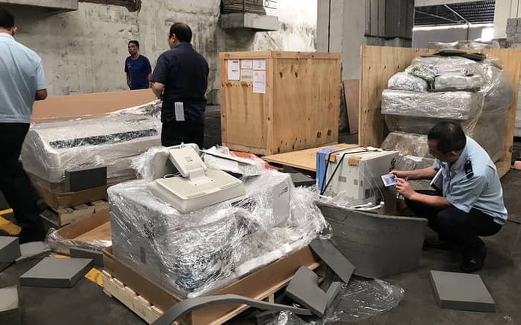 Cựu trung tá công an giúp sức cho cấp dưới buôn lậu hơn 200 tỷ đồng - 1 Cựu trung tá công an giúp sức cho cấp dưới buôn lậu hơn 200 tỷ đồng - 1