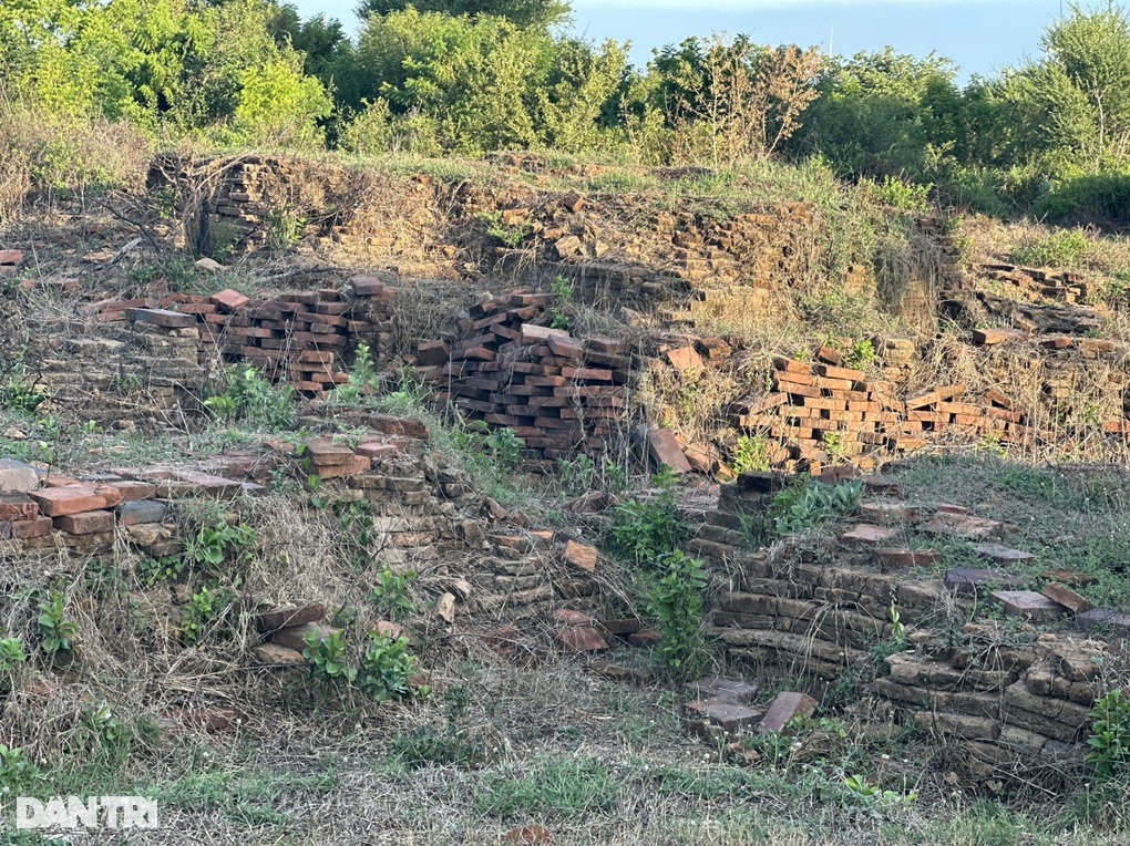Vì sao du khách ít lui tới di tích tháp Hòa Lai ở Ninh Thuận? - 2 Vì sao du khách ít lui tới di tích tháp Hòa Lai ở Ninh Thuận? - 2