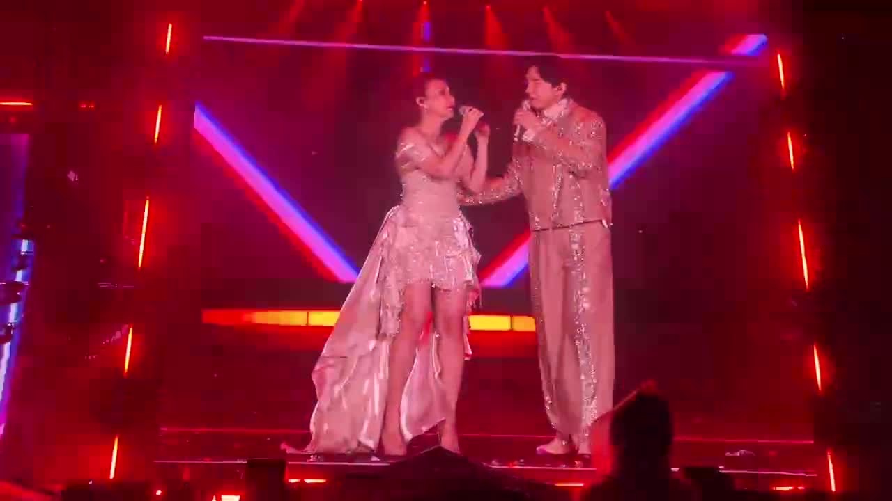 Đan Trường, Cẩm Ly nắm tay song ca "Chim trắng mồ côi" dưới cơn mưa Hà Nội