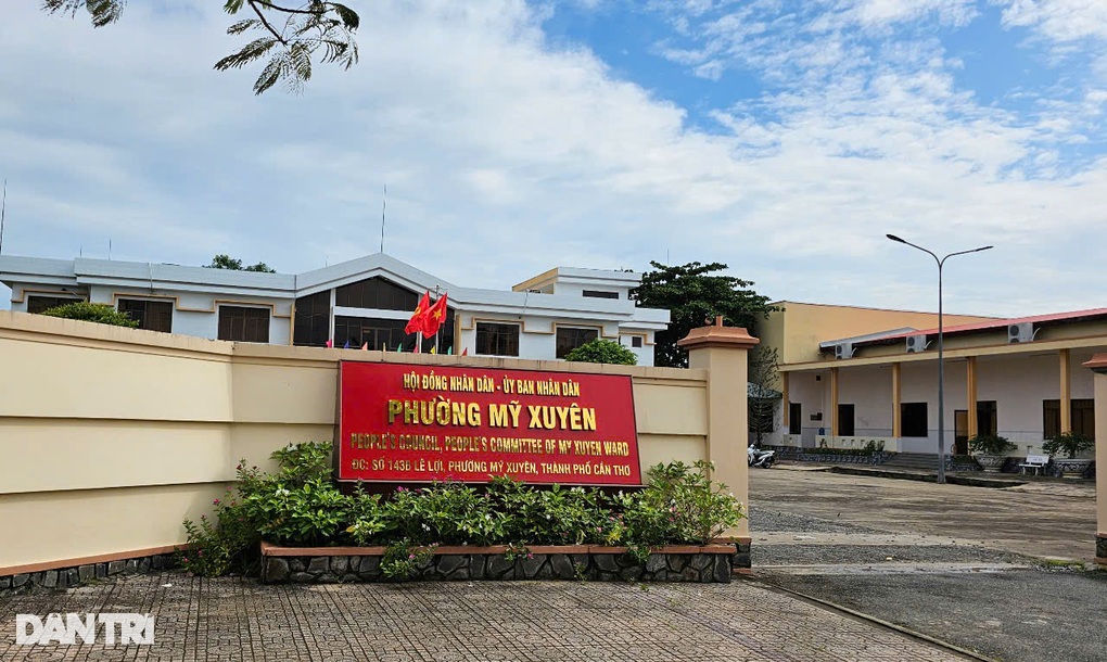 Người dân ngóng ngày thành người Cần Thơ, cán bộ chạy việc xuyên ngày nghỉ - 2 Người dân ngóng ngày thành người Cần Thơ, cán bộ chạy việc xuyên ngày nghỉ - 2