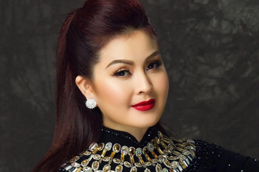 Yến Vy: "Tuổi 40 đôi lúc cô đơn trên đất Mỹ nhưng mạnh mẽ vượt qua"