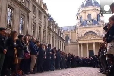 Châu Âu một phút mặc niệm 129 nạn nhân khủng bố Paris