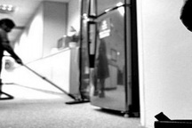 Người giúp việc “tắt mắt” lĩnh án tù