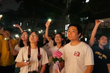 Thầy cô THPT Việt Đức hát "Mong ước kỷ niệm xưa" gửi tặng các học trò