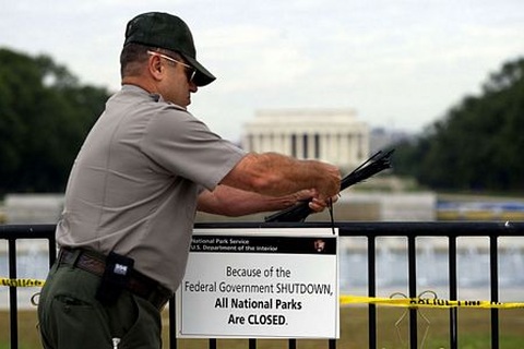 Nước Mỹ trong ngày đầu chính phủ đóng cửa 