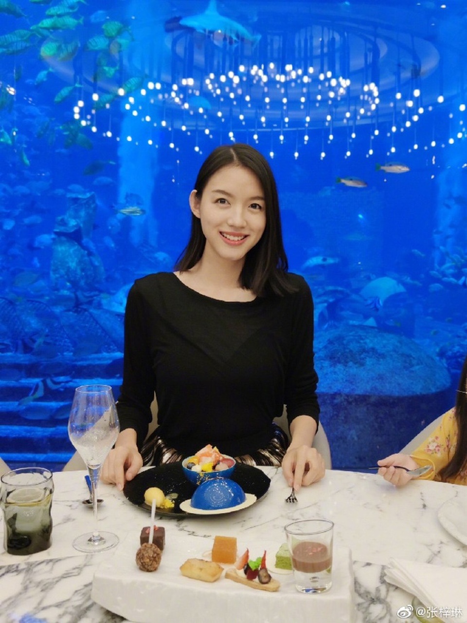 Cuộc sống kín tiếng nhưng viên mãn của cựu Hoa hậu Thế giới - 14 Cuộc sống kín tiếng nhưng viên mãn của cựu Hoa hậu Thế giới - 14