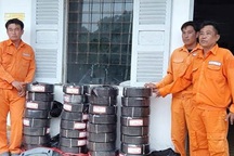 3 đối tượng giả danh nhân viên ngành điện bán đồ "dởm" bị bắt giữ