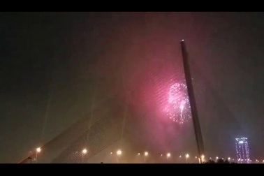 Pháo hoa chào đón Tết Mậu Tuất ở Đà Nẵng