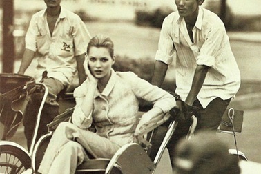 16 năm trước, Kate Moss đã đến Việt Nam
