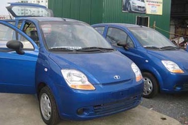 Tiếp tục truy thu thuế TTĐB đối với ô tô VAN nhập khẩu 