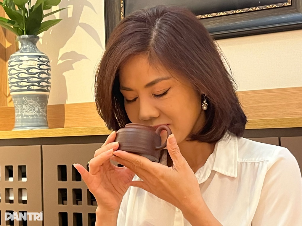 Hồ Lệ Thu: Tuổi 48 rạng rỡ, tuyên bố không yêu nữa sau sóng gió hôn nhân - 3 Hồ Lệ Thu: Tuổi 48 rạng rỡ, tuyên bố không yêu nữa sau sóng gió hôn nhân - 3