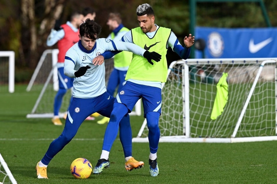 HLV Tuchel bắt cầu thủ Chelsea tập luyện với trái bóng mini - 8 HLV Tuchel bắt cầu thủ Chelsea tập luyện với trái bóng mini - 8