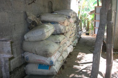 Đình chỉ 2 cơ sở nấu mỡ động vật