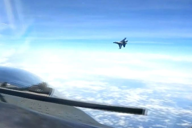 Mỹ cáo buộc chiến đấu cơ Trung Quốc áp sát nguy hiểm ở Biển Đông