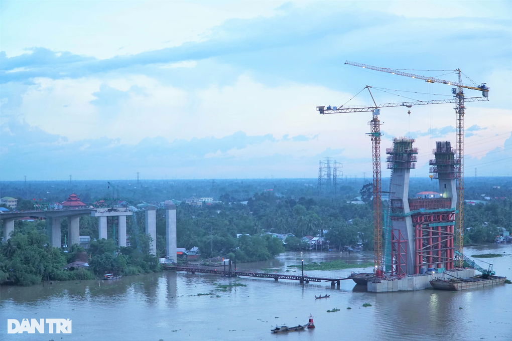 Thủ tướng Phạm Minh Chính khảo sát tiến độ thi công cầu Mỹ Thuận 2 - 4 Thủ tướng Phạm Minh Chính khảo sát tiến độ thi công cầu Mỹ Thuận 2 - 4