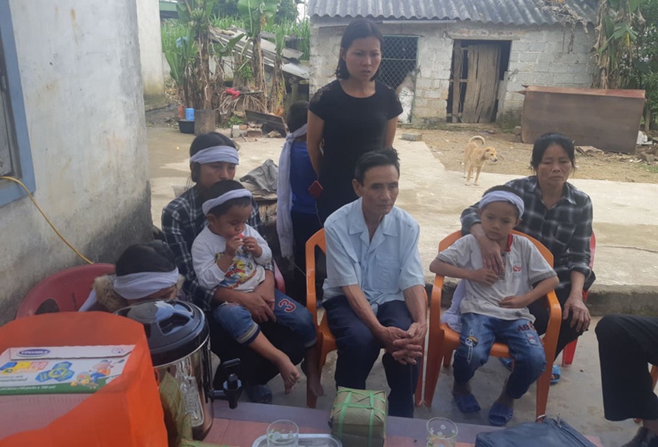 Những hình ảnh cảm động của bạn đọc Dân trí hỗ trợ nóng 4 em thơ mồ côi cha đón Tết - 4 Những hình ảnh cảm động của bạn đọc Dân trí hỗ trợ nóng 4 em thơ mồ côi cha đón Tết - 4
