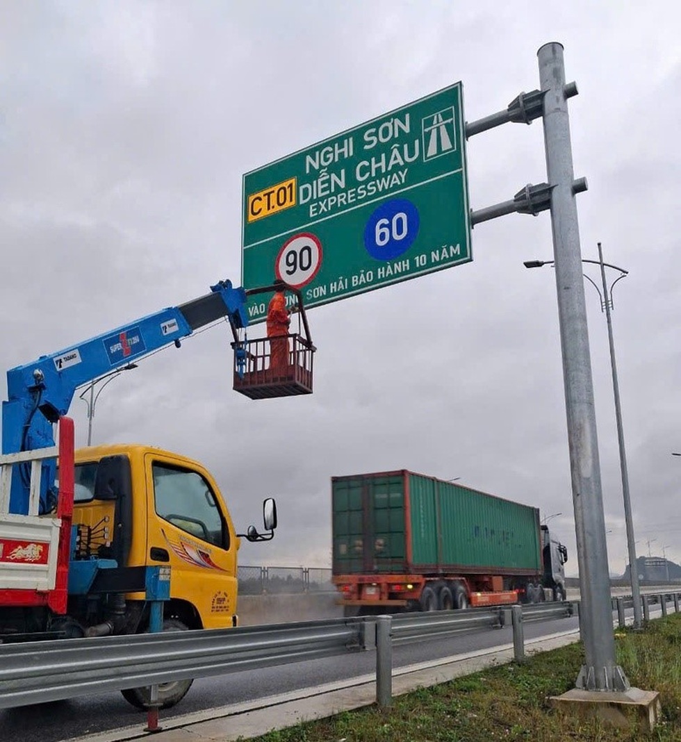 Tranh luận việc xóa dòng chữ Sơn Hải bảo hành 10 năm trên cao tốc - 1 Tranh luận việc xóa dòng chữ Sơn Hải bảo hành 10 năm trên cao tốc - 1