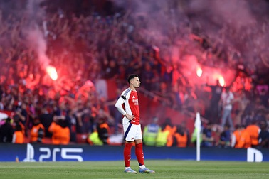 Cổ động viên Arsenal bị chỉ trích thậm tệ sau khi đội nhà thua PSG
