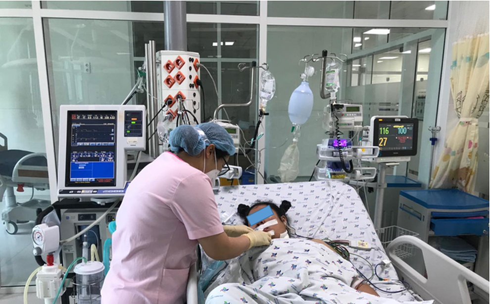 Cấp cứu bé gái 14 tuổi ngộ độc thuốc trừ sâu - 1 Cấp cứu bé gái 14 tuổi ngộ độc thuốc trừ sâu - 1
