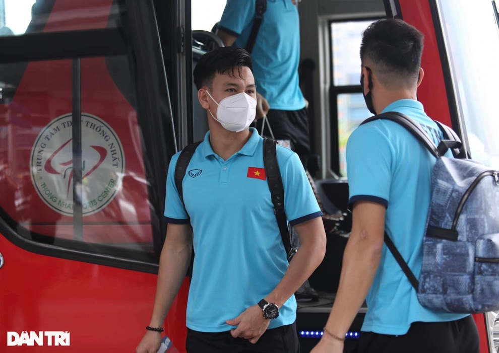 Đội tuyển Việt Nam rời TPHCM, sang Singapore dự AFF Cup 2020 - 8 Đội tuyển Việt Nam rời TPHCM, sang Singapore dự AFF Cup 2020 - 8