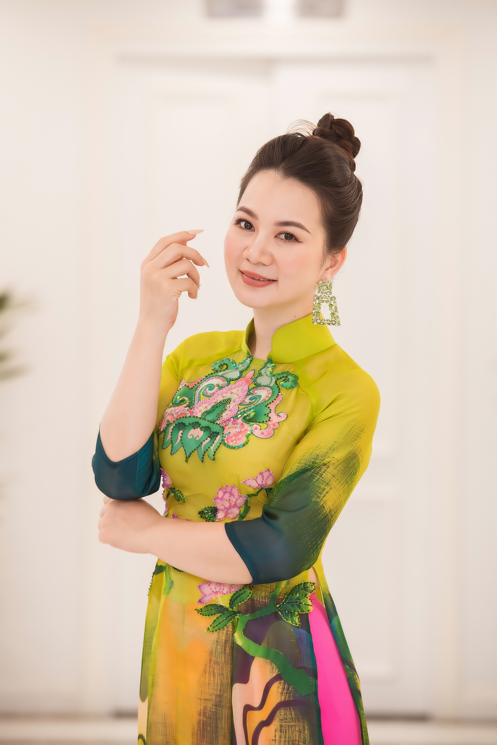 Đại sứ Hoa hậu áo dài Việt Nam Phạm Thu Thủy: Vương miện thuộc về người xứng đáng - 5