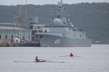 Chiến hạm Nga trang bị tên lửa siêu vượt âm tới Nam Phi tập trận chung