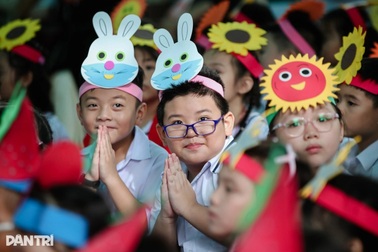 Thủ tướng: Thần tốc sửa chữa các trường bị hư hại do bão để kịp khai giảng