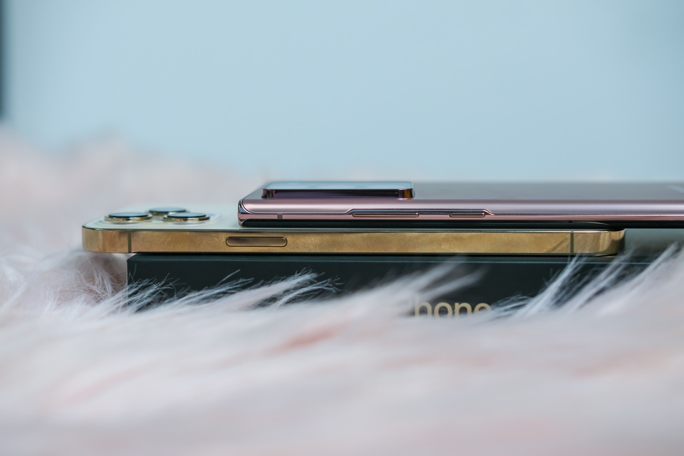 iPhone 12 Pro Max đọ dáng cùng Samsung Galaxy Note20 Ultra - 2 iPhone 12 Pro Max đọ dáng cùng Samsung Galaxy Note20 Ultra - 2