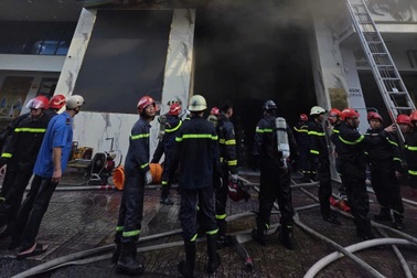 Cháy tại thẩm mỹ viện ở trung tâm TPHCM