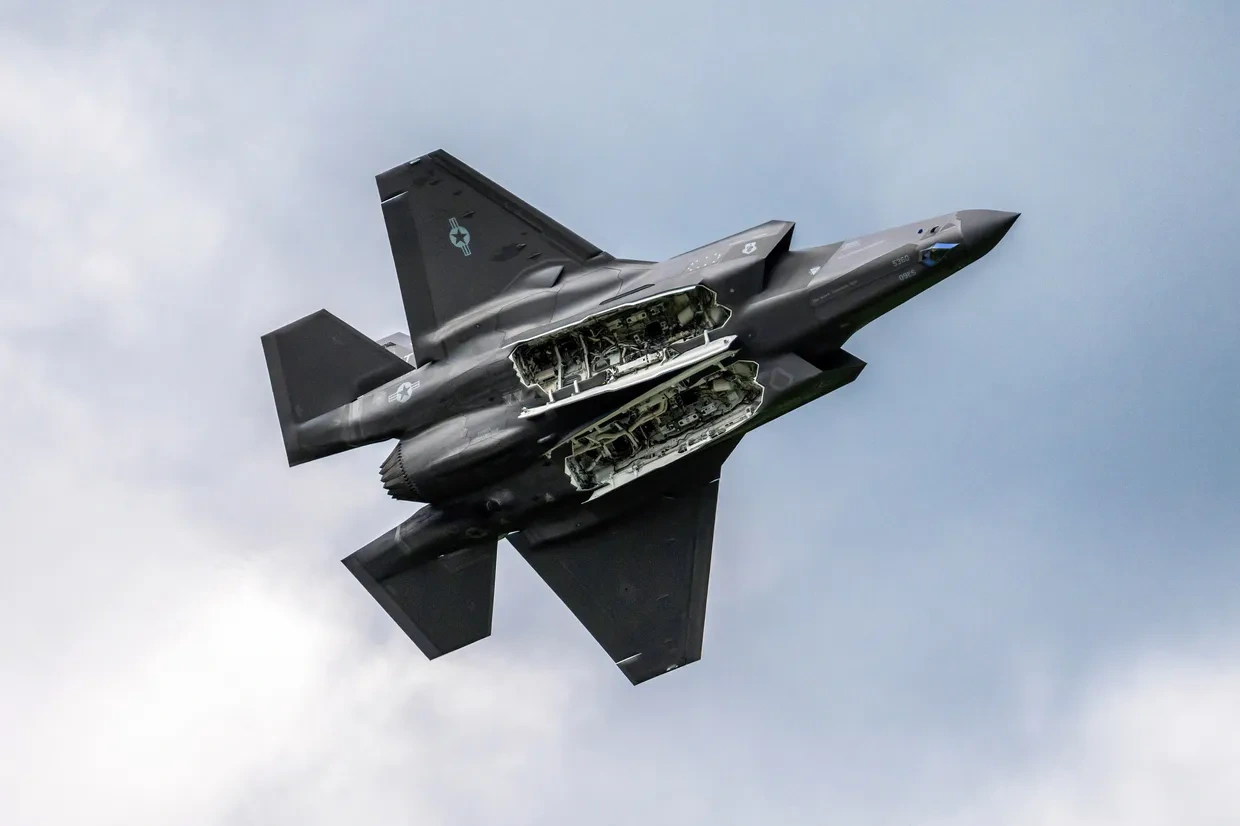 Na Uy điều tiêm kích F-35 bảo vệ cửa ngõ viện trợ cho Ukraine - 1