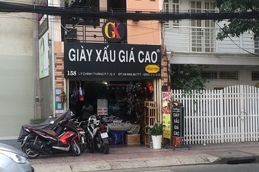 Những biển hiệu siêu - độc - lạ ở Sài Gòn