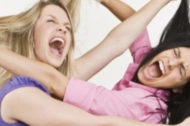 Đau đầu vì vợ và người cũ xỉa xói nhau trên Facebook cho cả thiên hạ biết