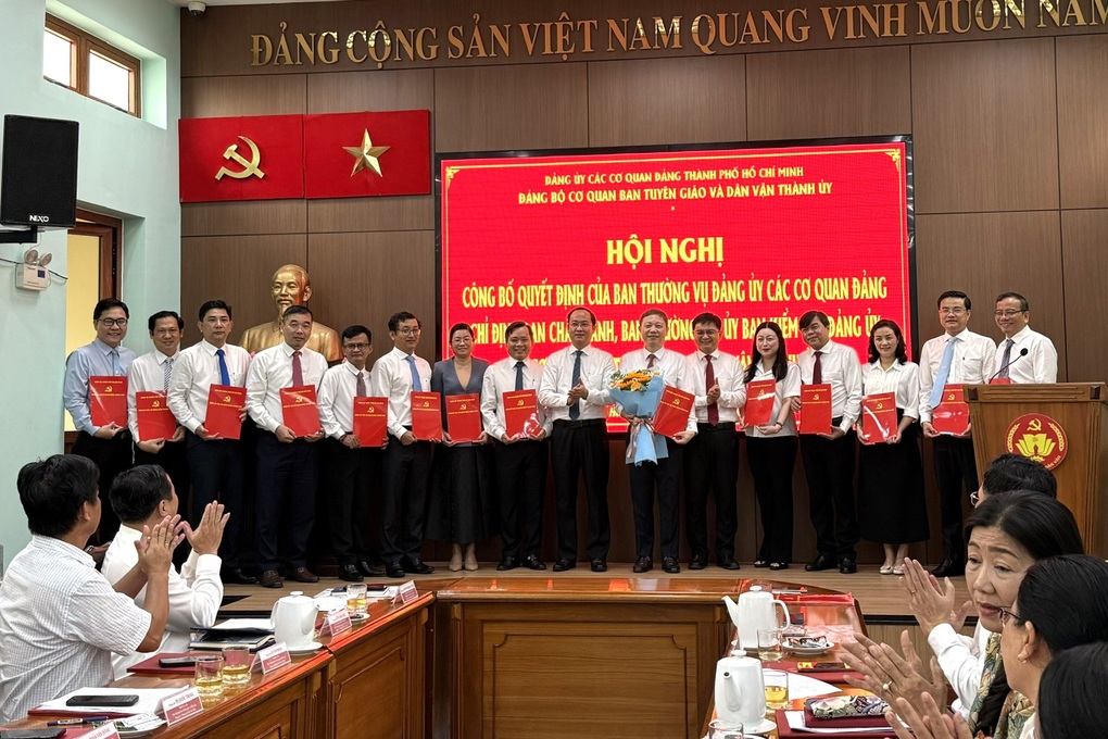 Chỉ định Bí thư Đảng ủy cơ quan Ban Tuyên giáo và Dân vận Thành ủy TPHCM - 2 Chỉ định Bí thư Đảng ủy cơ quan Ban Tuyên giáo và Dân vận Thành ủy TPHCM - 2