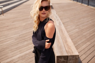 Nghi vợ lẳng lơ vì thói quen ăn mặc mát mẻ