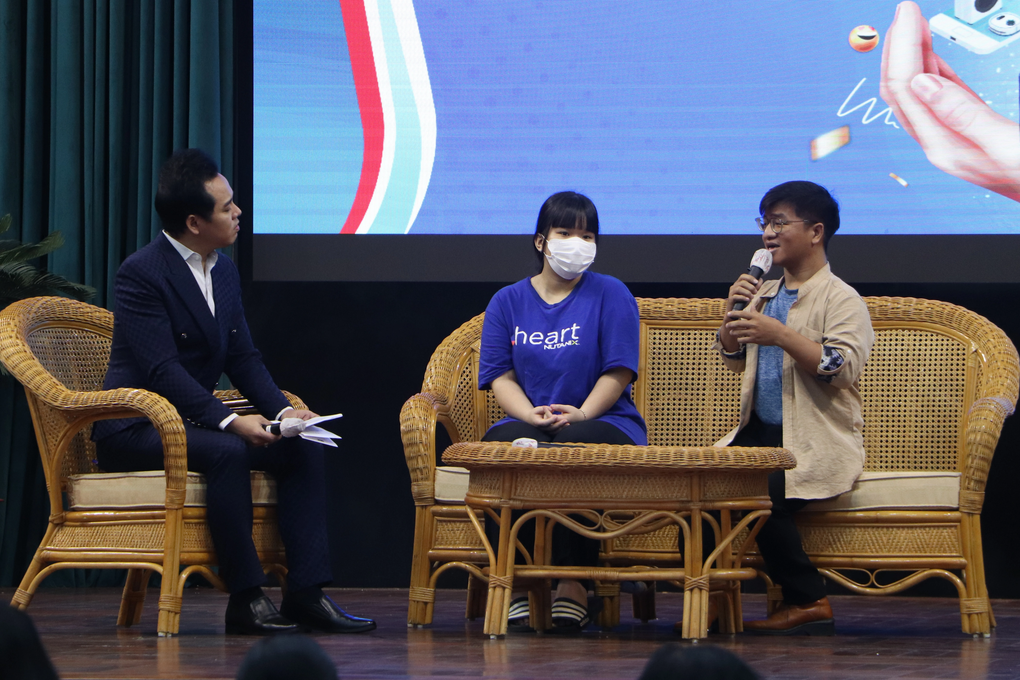 Chàng thanh niên xương thủy tinh nghẹn ngào khi được tặng xe máy - 2 Chàng thanh niên xương thủy tinh nghẹn ngào khi được tặng xe máy - 2