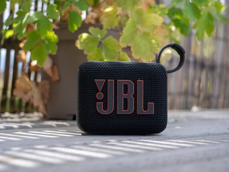 Loa bluetooth JBL Go 4 cực nhỏ xinh, phù hợp dân thích du lịch