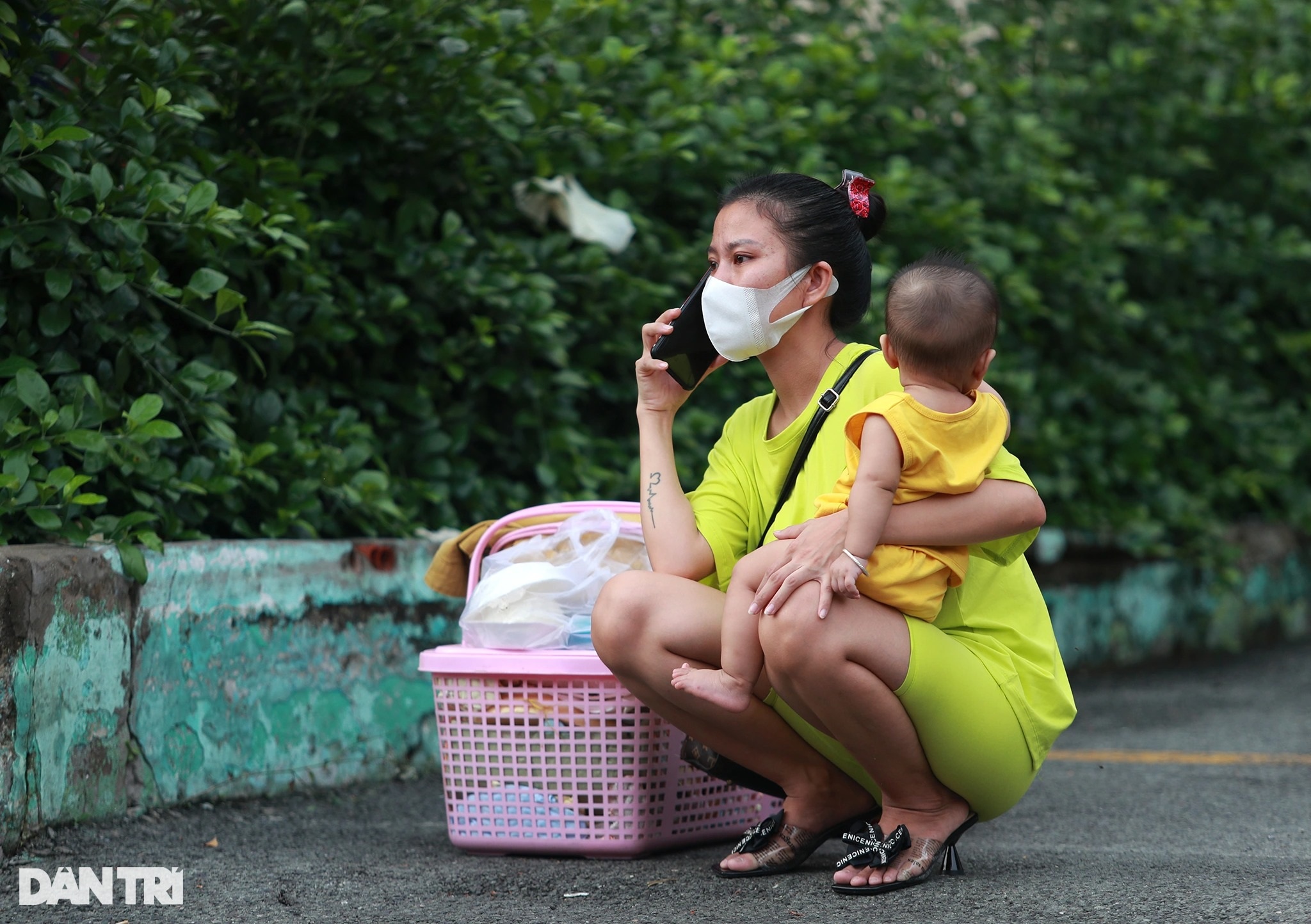 Chuyến tàu hỏa đầu tiên chạy trở lại, hành khách háo hức rời ga Sài Gòn - 15 Chuyến tàu hỏa đầu tiên chạy trở lại, hành khách háo hức rời ga Sài Gòn - 15