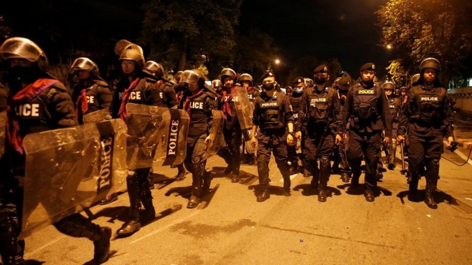 Người biểu tình đòi minh bạch tài sản hơn 40 tỷ USD của hoàng gia Thái Lan - 2