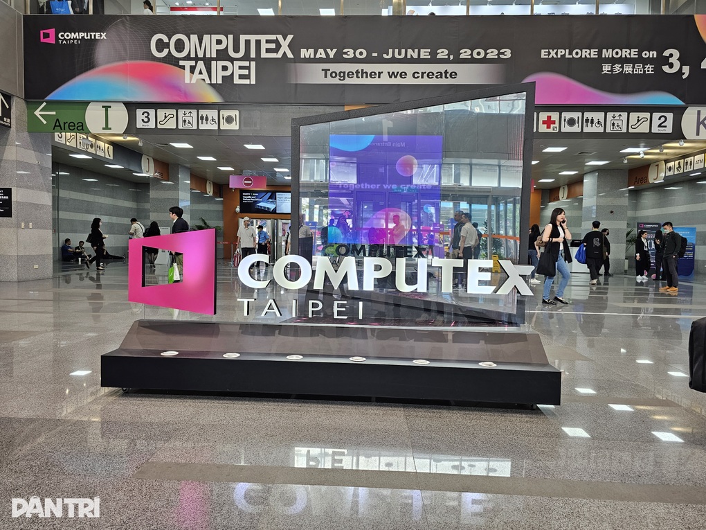 Laptop gaming kết hợp với hãng xe sang tại Computex 2023 - 1 Laptop gaming kết hợp với hãng xe sang tại Computex 2023 - 1