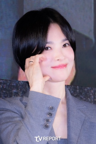 Loạt ảnh gây sốt của "tượng đài nhan sắc" xứ Hàn Song Hye Kyo - 12