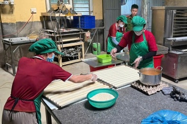 Phát hiện hàng chục nghìn sản phẩm bánh trung thu “bẩn”