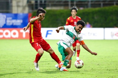 Hồng Duy nằm trong nhóm những cầu thủ hay nhất lượt trận thứ 4 AFF Cup