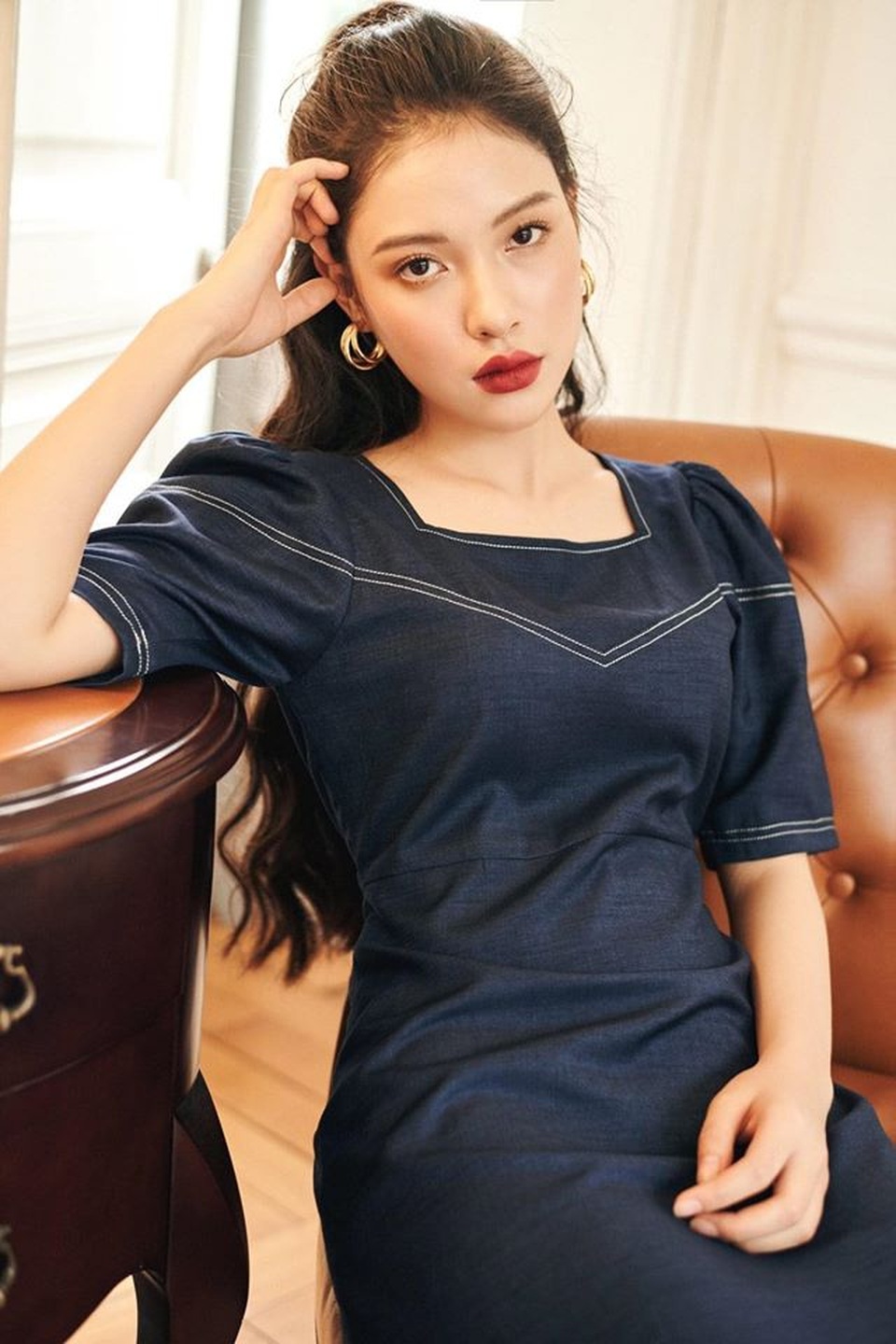 Hot girl thẩm phán lại gây sốt khi diện cảnh phục - 6 Hot girl thẩm phán lại gây sốt khi diện cảnh phục - 6
