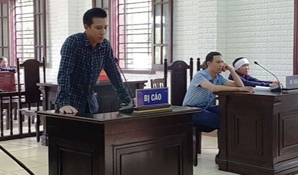 Phạt tù người gây tai nạn, kéo lê nạn nhân hơn 1,5 km rồi bỏ trốn - 1 Phạt tù người gây tai nạn, kéo lê nạn nhân hơn 1,5 km rồi bỏ trốn - 1