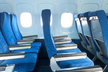 Tại sao ghế máy bay thường không thẳng hàng với cửa sổ